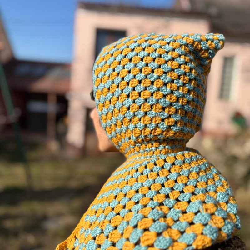 Lukrezia medieval hood