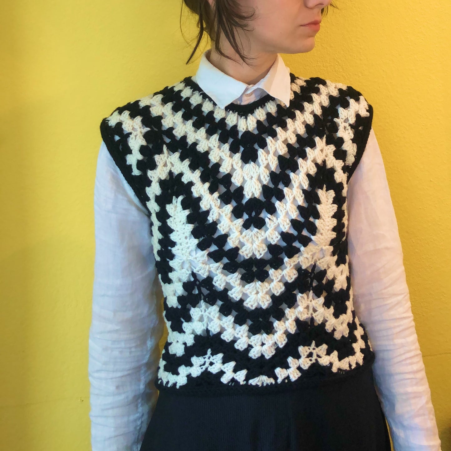 RAZZLE fitted vest | zigzag granny crochet pattern | PDF